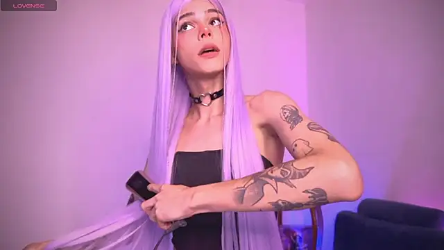 Varya Ferreira online show from 03-01-25, 01:43