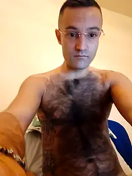 Snapshot of enricso chatting on 10-15-25, 10:37 enricso online show from 10-15-25, 10:37