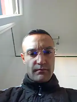 Snapshot of enricso chatting on 10-18-25, 06:48 enricso online show from 10-18-25, 06:48