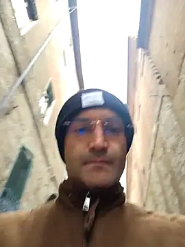 Snapshot of enricso chatting on 01-15-26, 01:37 enricso online show from 01-15-26, 01:37