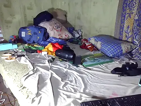 Snapshot of Alora-shine chatting on 02-15-26, 06:59 Alora-shine online show from 02-15-26, 06:59