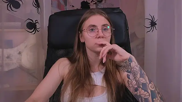  AnnaStark  online show from 11-01-25, 08:11