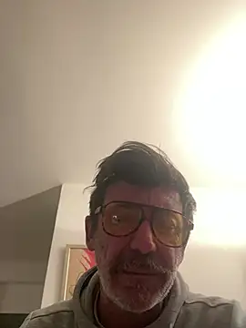 Snapshot of maxximere chatting on 02-18-26, 11:33 maxximere online show from 02-18-26, 11:33