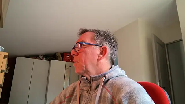 Snapshot of Lalpin0505 chatting on 11-24-25, 09:31 Lalpin0505 online show from 11-24-25, 09:31