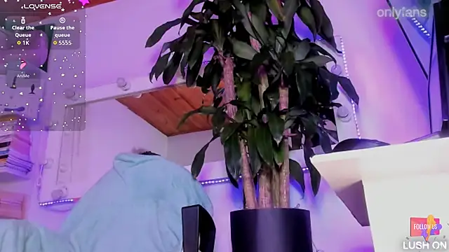 Snapshot of _asscutebig_ chatting on 10-07-25, 05:48  asscutebig  online show from 10-07-25, 05:48