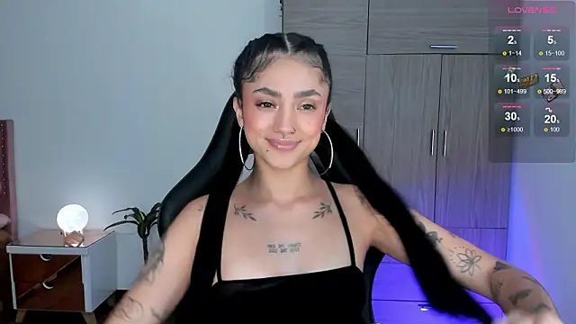 Snapshot of Lizzie_corner_v chatting on 02-03-26, 02:53 Lizzie corner v online show from 02-03-26, 02:53