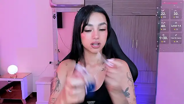 Snapshot of Lizzie_corner_v chatting on 03-10-26, 02:22 Lizzie corner v online show from 03-10-26, 02:22