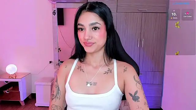 Snapshot of Lizzie_corner_v chatting on 03-11-26, 02:56 Lizzie corner v online show from 03-11-26, 02:56