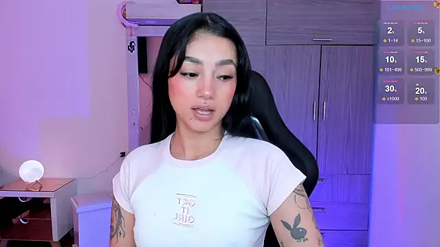 Lizzie corner v online show from 03-18-26, 02:42