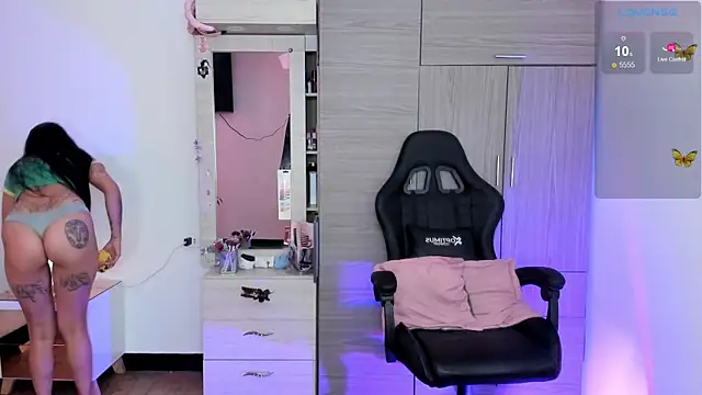 Lizzie corner v online show from 03-31-26, 03:12