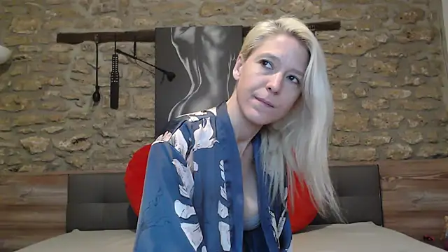 Naschkatze01 online show from 02-18-26, 07:15