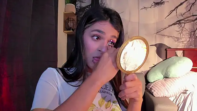 annyluna1 online show from 12-15-25, 11:42