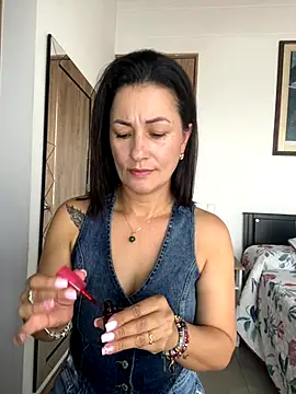 Verito hot online show from 10-31-25, 06:20