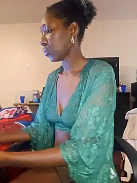 Snapshot of oliviaprettypussy chatting on 10-23-25, 01:43 oliviaprettypussy online show from 10-23-25, 01:43