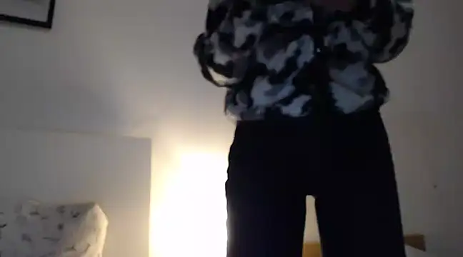 ocean eyess  online show from 02-19-25, 09:47