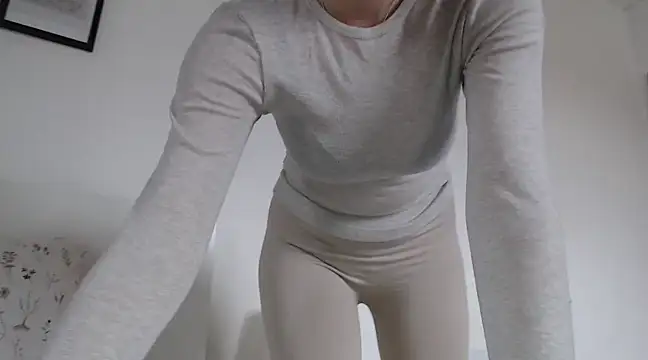 ocean eyess  online show from 02-24-25, 02:15