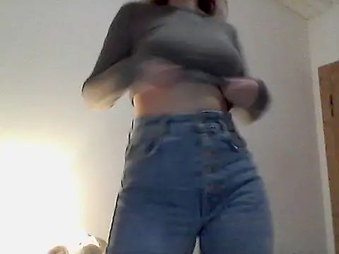 Snapshot of ocean_eyess_ chatting on 04-21-26, 06:44 ocean eyess online show from 04-21-26, 06:44