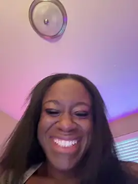Snapshot of Tikalalin chatting on 06-15-26, 01:02 Tikalalin online show from 06-15-26, 01:02