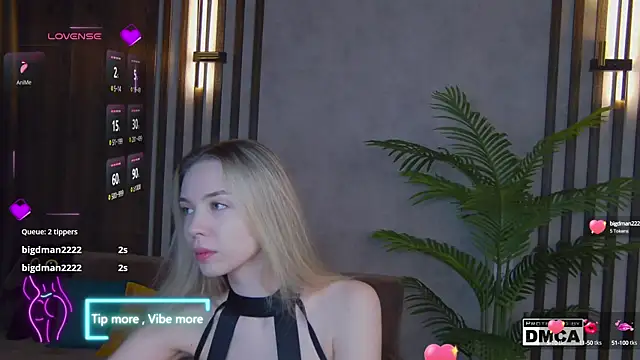 Holl1Would online show from 02-13-25, 04:22