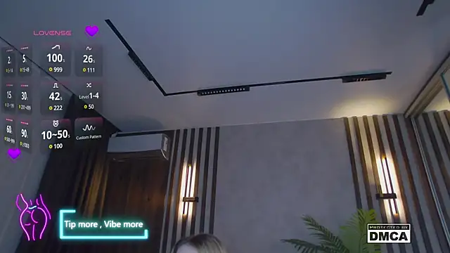 Holl1Would online show from 02-19-25, 07:59