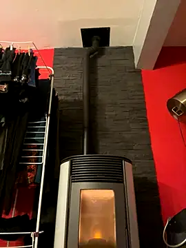 Snapshot of louh261 chatting on 11-20-25, 05:45 louh261 online show from 11-20-25, 05:45