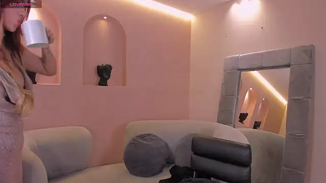 Snapshot of LexieWayne chatting on 03-22-25, 04:04 LexieWayne online show from 03-22-25, 04:04