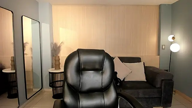 Snapshot of LexieWayne chatting on 12-19-25, 07:32 LexieWayne online show from 12-19-25, 07:32