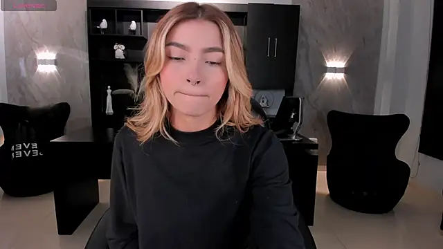 LexieWayne online show from 06-27-26, 11:59