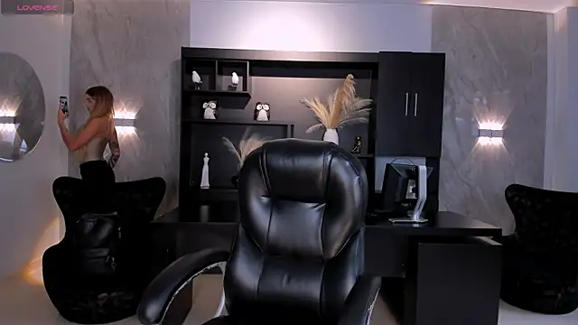 LexieWayne online show from 07-20-26, 06:54