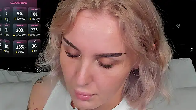 LianaFord online show from 10-11-25, 10:52