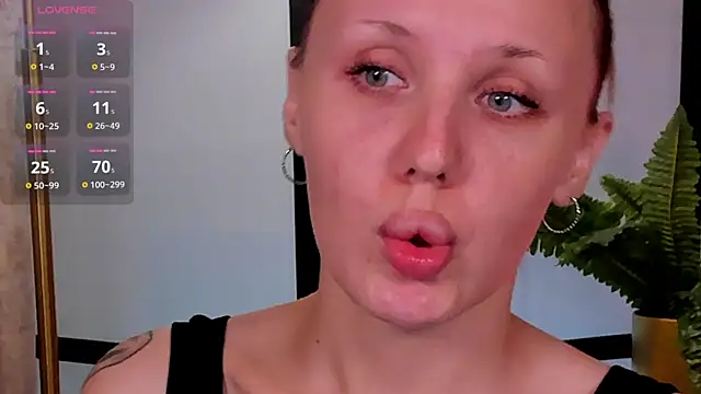 Snapshot of LianaFord chatting on 05-08-26, 05:02 LianaFord online show from 05-08-26, 05:02