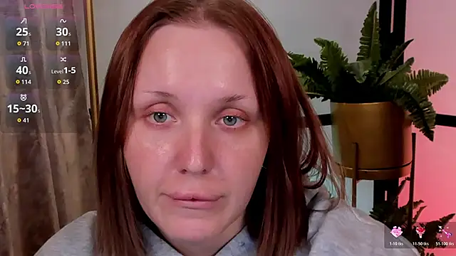 Snapshot of LianaFord chatting on 05-13-26, 04:54 LianaFord online show from 05-13-26, 04:54
