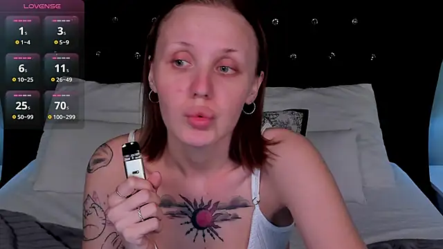 Snapshot of LianaFord chatting on 05-15-26, 04:14 LianaFord online show from 05-15-26, 04:14