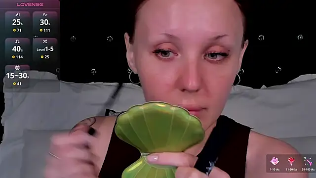 Snapshot of LianaFord chatting on 05-17-26, 07:17 LianaFord online show from 05-17-26, 07:17