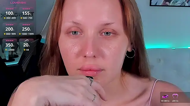 Snapshot of LianaFord chatting on 05-20-26, 06:08 LianaFord online show from 05-20-26, 06:08
