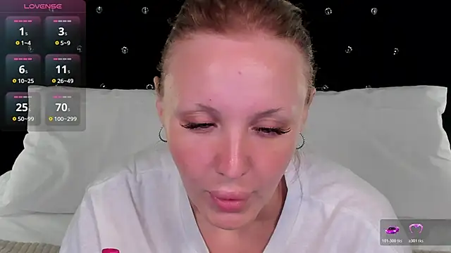 Snapshot of LianaFord chatting on 06-01-26, 05:53 LianaFord online show from 06-01-26, 05:53