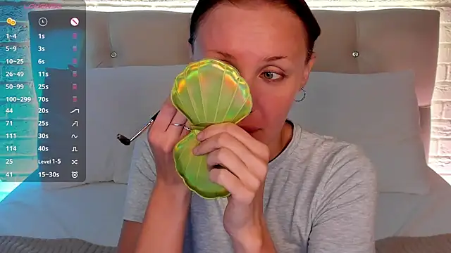 Snapshot of LianaFord chatting on 06-12-26, 04:55 LianaFord online show from 06-12-26, 04:55