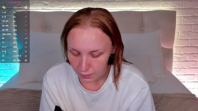 Snapshot of LianaFord chatting on 06-19-26, 05:01 LianaFord online show from 06-19-26, 05:01