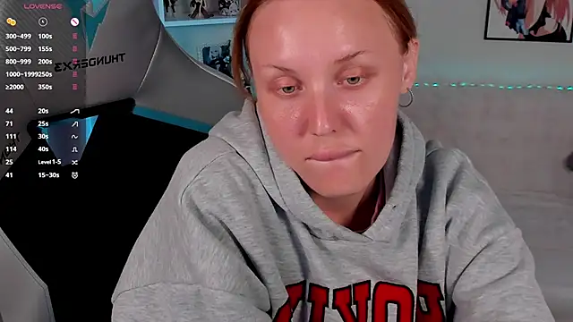Snapshot of LianaFord chatting on 06-21-26, 04:15 LianaFord online show from 06-21-26, 04:15