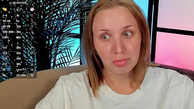 Snapshot of LianaFord chatting on 07-12-26, 04:58 LianaFord online show from 07-12-26, 04:58