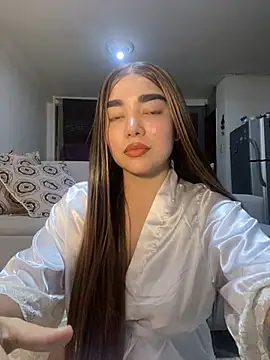 DulceChloe99 online show from 05-19-26, 03:46