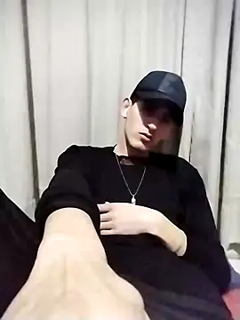 Snapshot of BIG___BEN chatting on 12-15-24, 12:28 BIG BEN online show from 12-15-24, 12:28