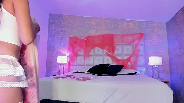 Snapshot of AntonellaRossi chatting on 10-22-25, 07:46 AntonellaRossi online show from 10-22-25, 07:46