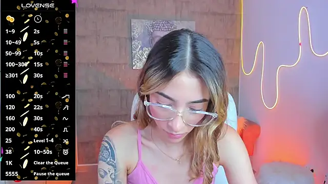 Snapshot of barbie_scoth_ chatting on 01-21-25, 08:00 barbie scoth online show from 01-21-25, 08:00