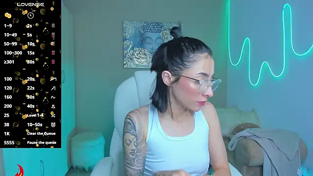 Snapshot of barbie_scoth_ chatting on 09-28-25, 01:44 barbie scoth online show from 09-28-25, 01:44