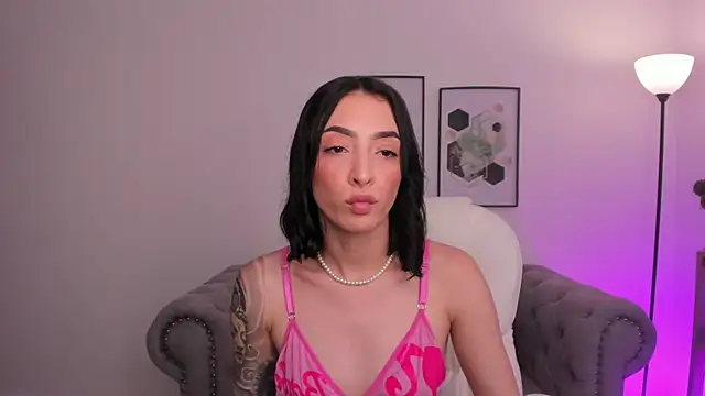 Snapshot of barbie_scoth_ chatting on 11-15-25, 07:10 barbie scoth online show from 11-15-25, 07:10