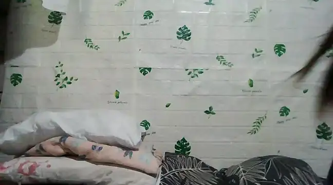 Snapshot of Silly_Girl21 chatting on 12-19-24, 09:40 Silly Girl21 online show from 12-19-24, 09:40