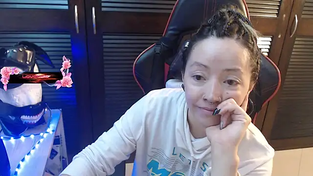 pink-2022 online show from 04-28-26, 02:00