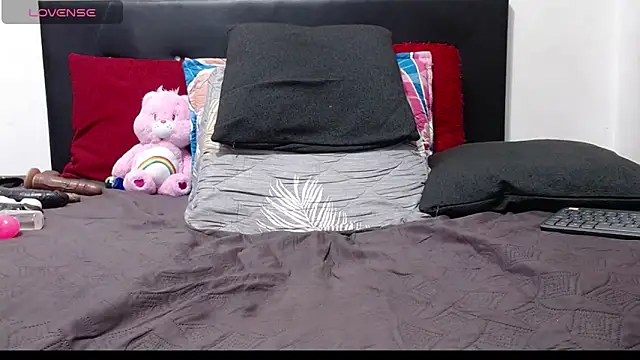 Margaret milf online show from 04-19-26, 12:00