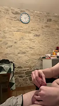 Snapshot of yann2392 chatting on 12-19-25, 12:56 yann2392 online show from 12-19-25, 12:56